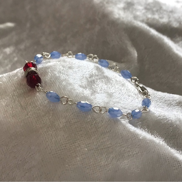 Red Bow - Picture 5 of 7